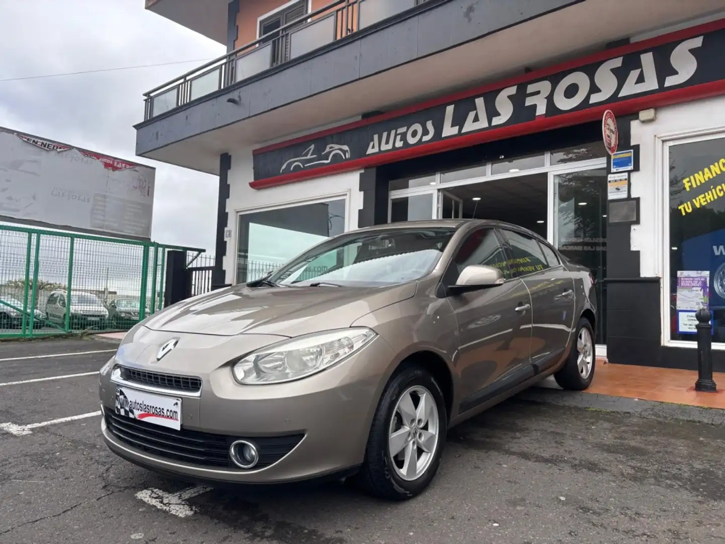 Renault Fluence Familiar Manual de 4 Puertas - 1