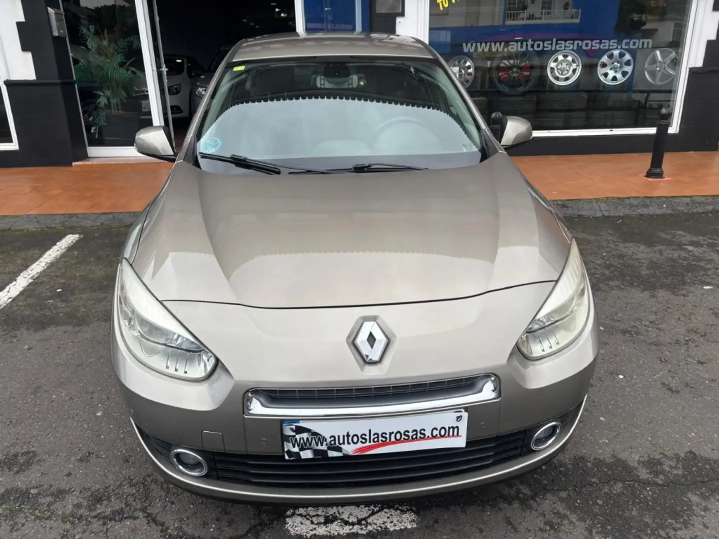 Renault Fluence Familiar Manual de 4 Puertas - 2