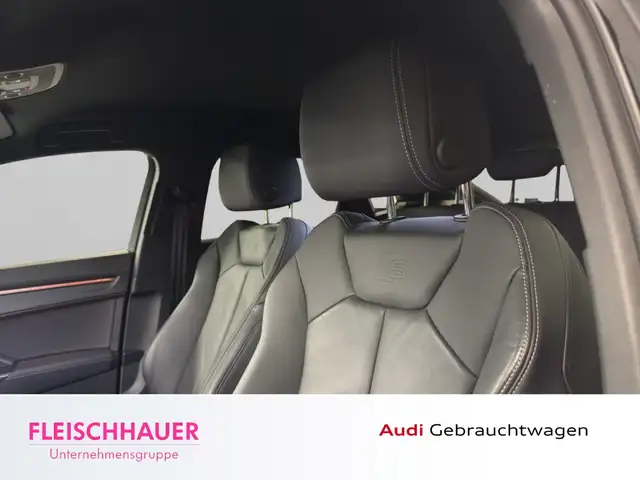 Audi Q3 view 24