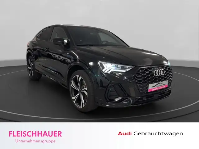 Audi Q3 view 9
