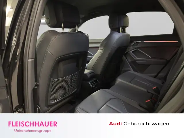 Audi Q3 view 14