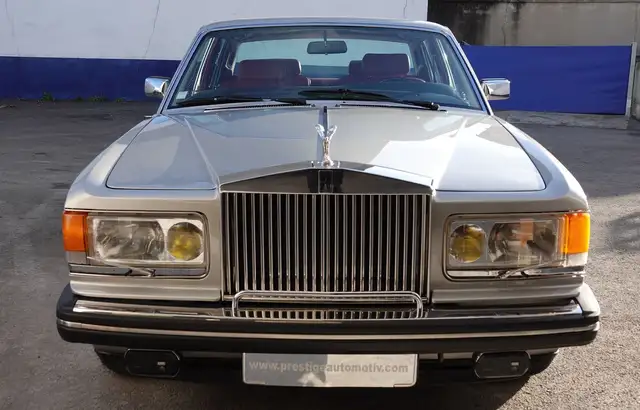 Rolls-Royce Silver Spirit
