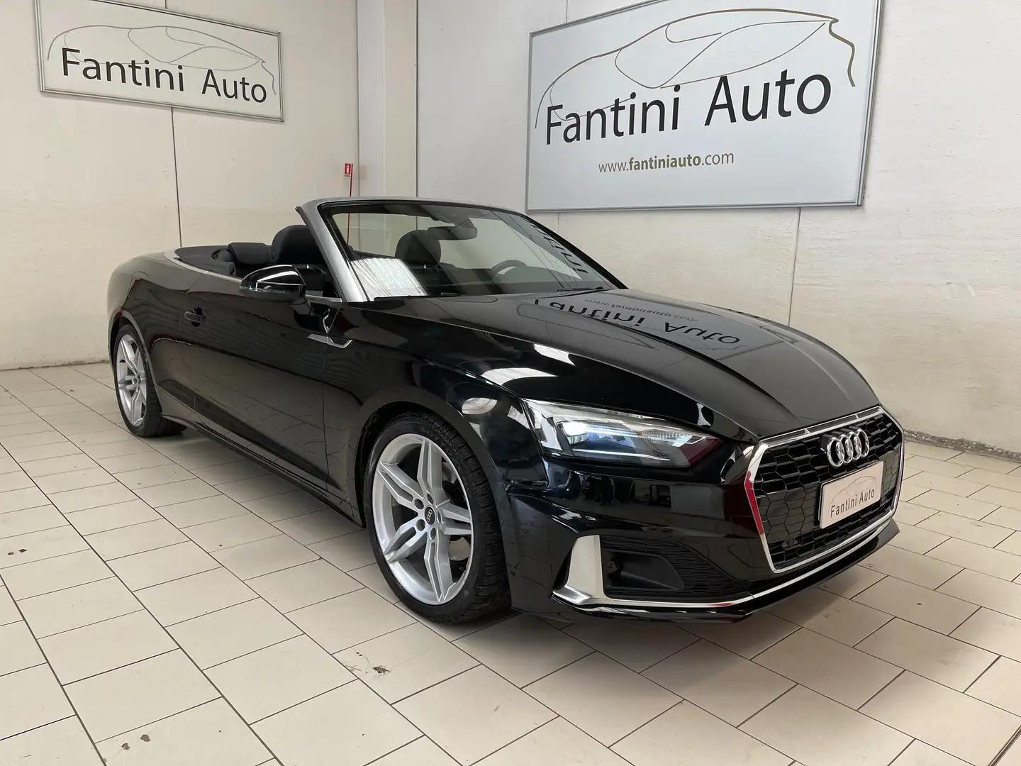 Audi A5 Cabrio Advanced S Line 35TFSI S-Tronic-LEGGI SOTTO Zwart - 1