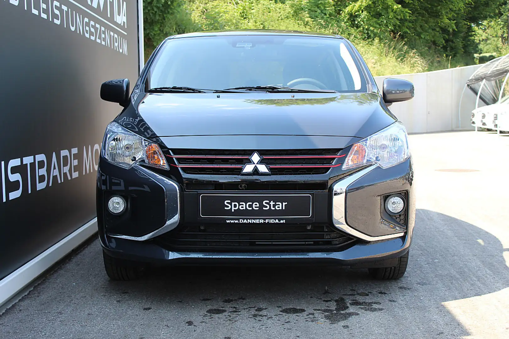 Mitsubishi Space Star 1,2 MIVEC Invite AS&G (Aktionspreis € 14.700*) Gris - 2