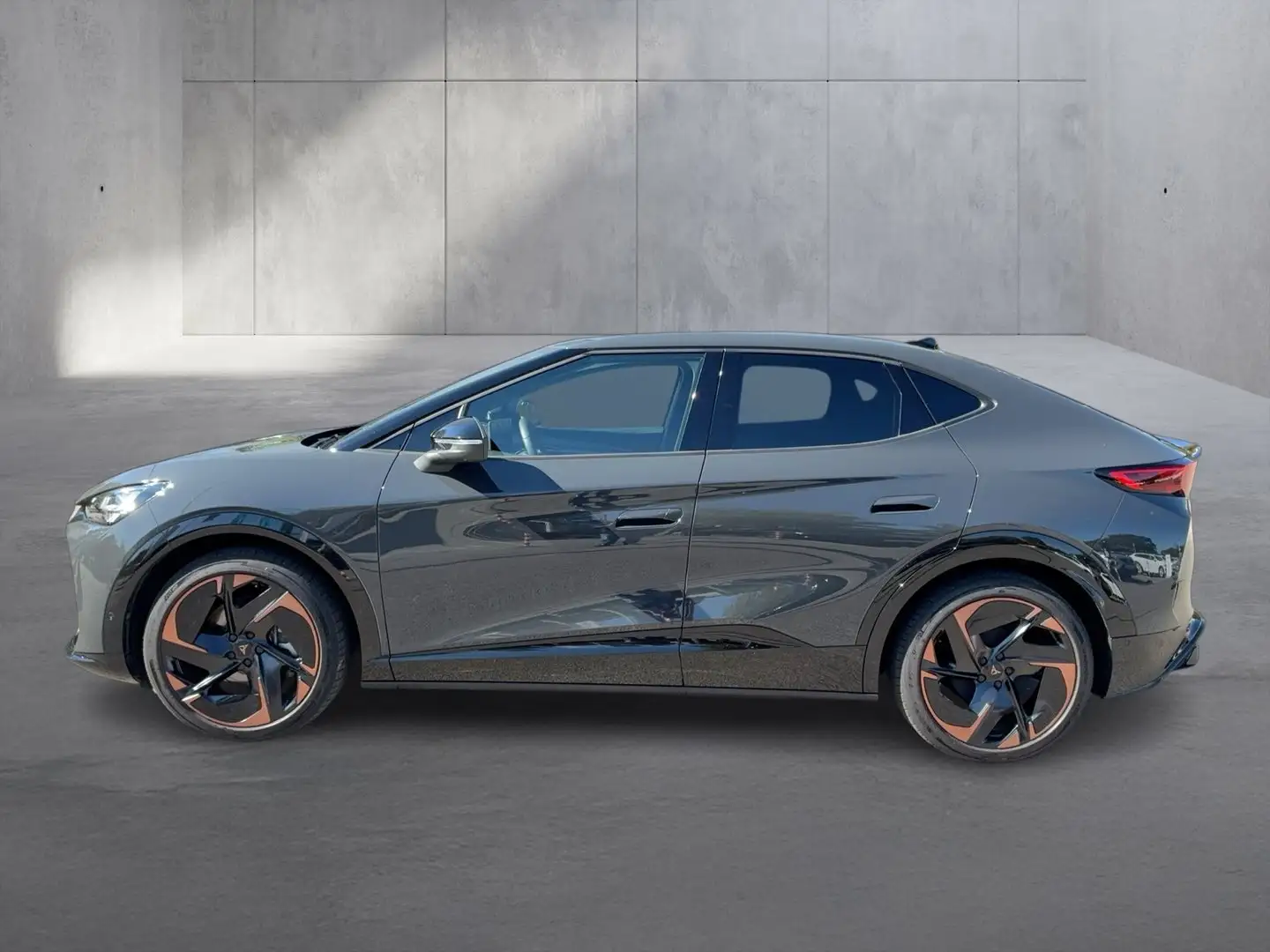 CUPRA Tavascan Extreme 210kW/286PS Grau - 2