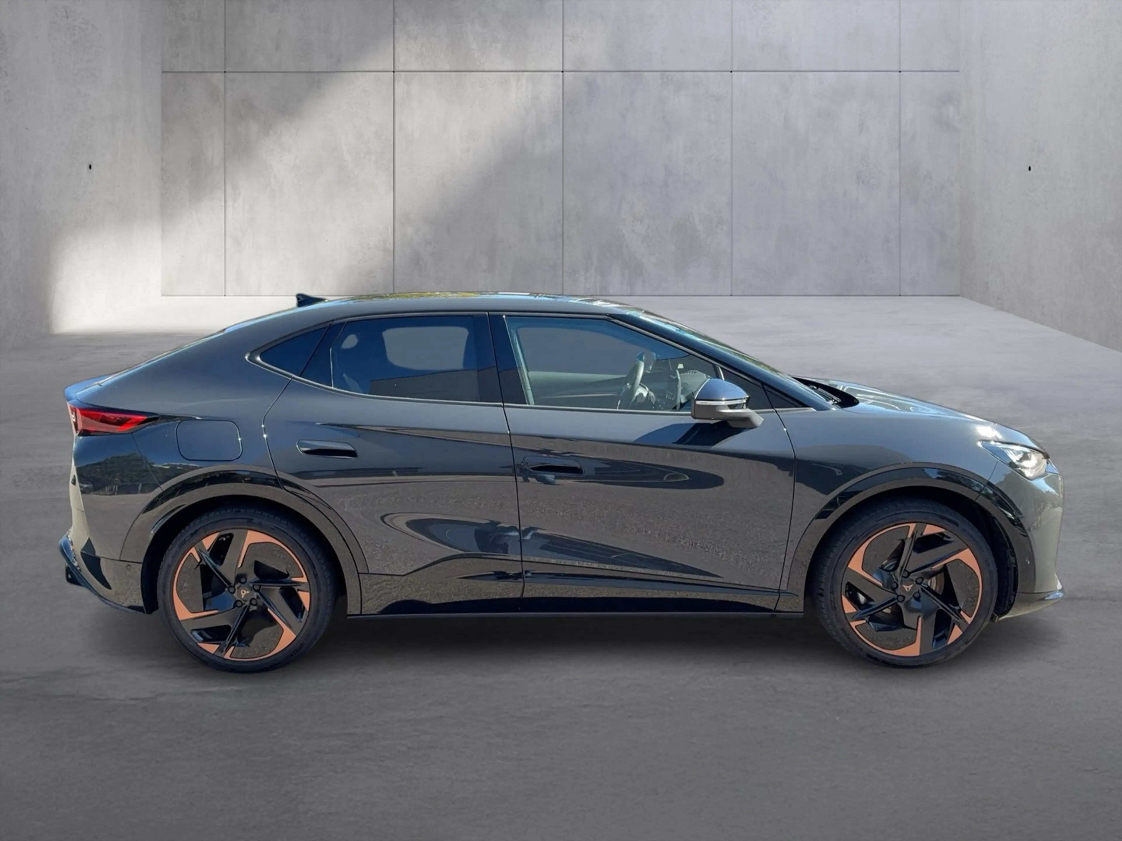 CUPRA Tavascan Extreme 210kW/286PS — photo 6