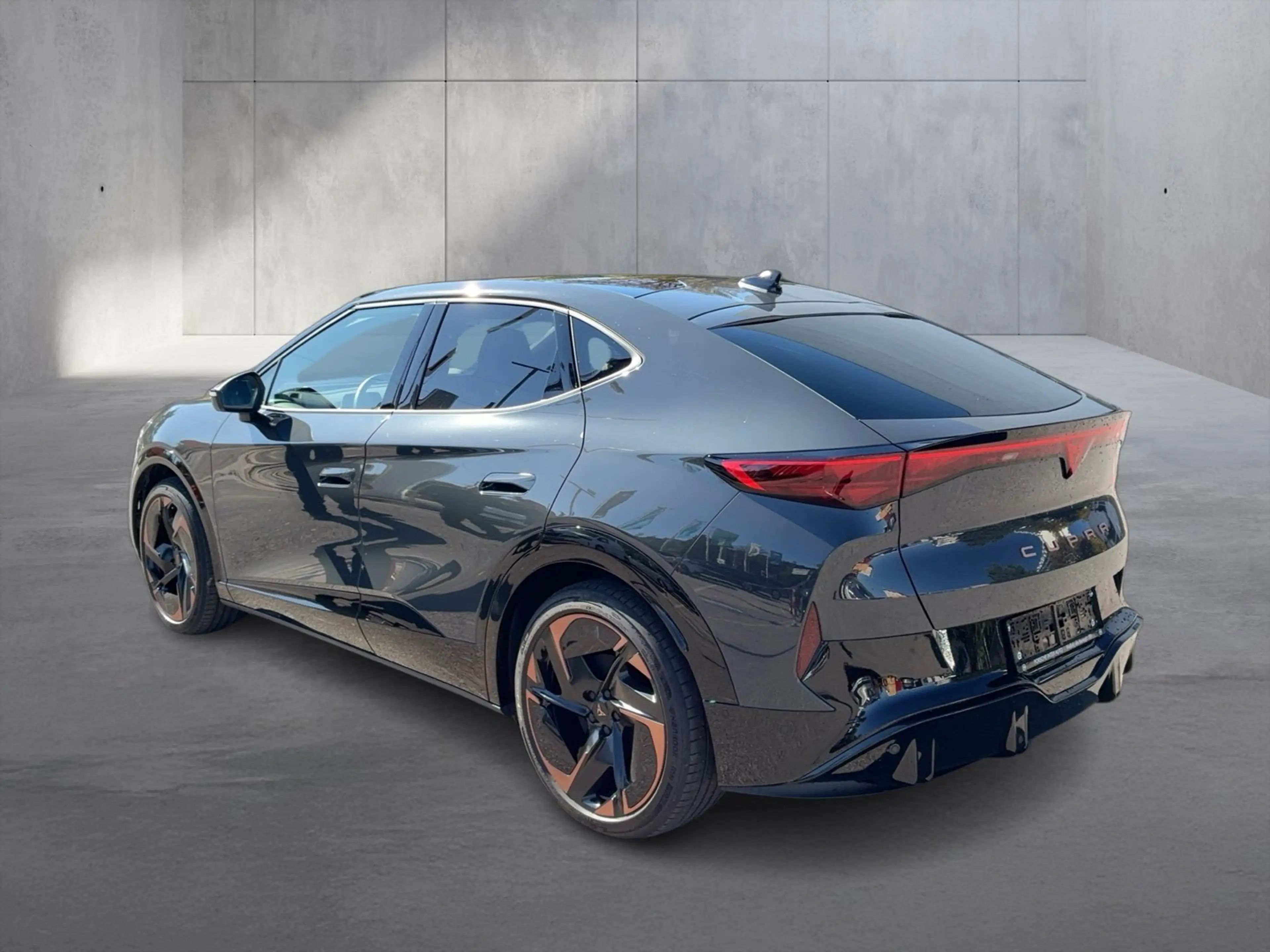 CUPRA Tavascan Extreme 210kW/286PS — photo 3