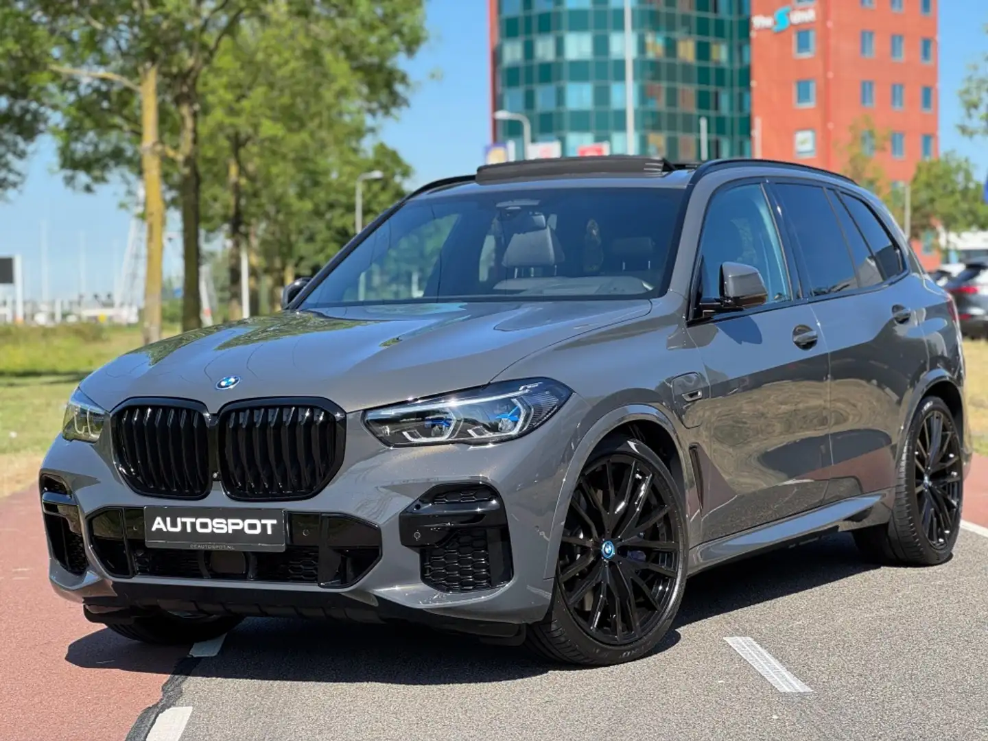 BMW X5 xDrive45e M-Sport 394 Pk Dravit Grijs Pano HUD Mem Grijs - 2