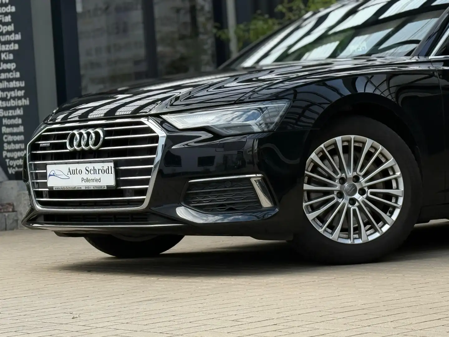 Audi A6 Avant Design 45 TDI 3.0 V6 Quattro, AHK, Pano, Nav Schwarz - 2