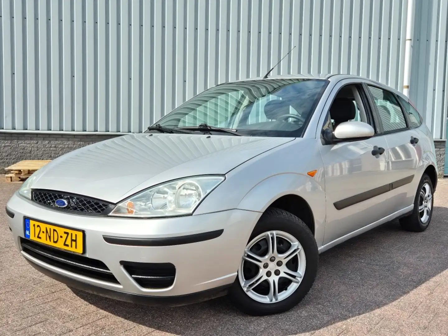 Ford Focus 1.6 16v Cool edition Nieuwe APK 2026 Gris - 1