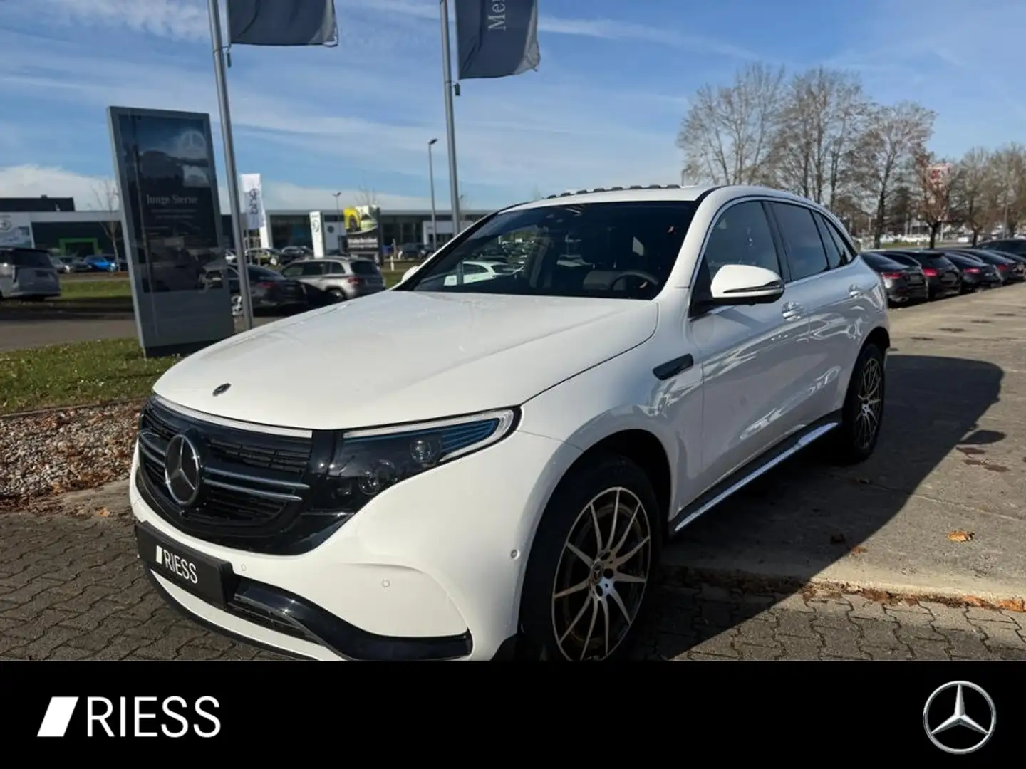 Mercedes-Benz EQC 400 4M AMG Sport Distr LED Schiebe Burmes 20" Blanc - 1