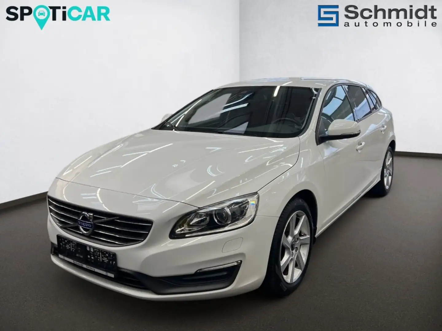 Volvo V60 D3 Kinetic Weiß - 1