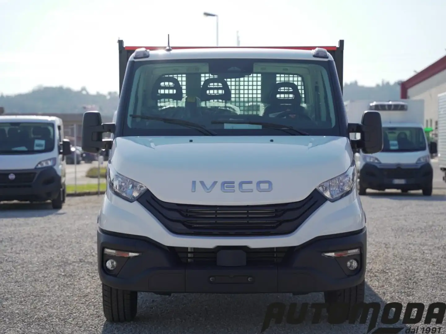 Iveco Daily 35C12 2.3 Cabinato R.SING. Bílá - 2