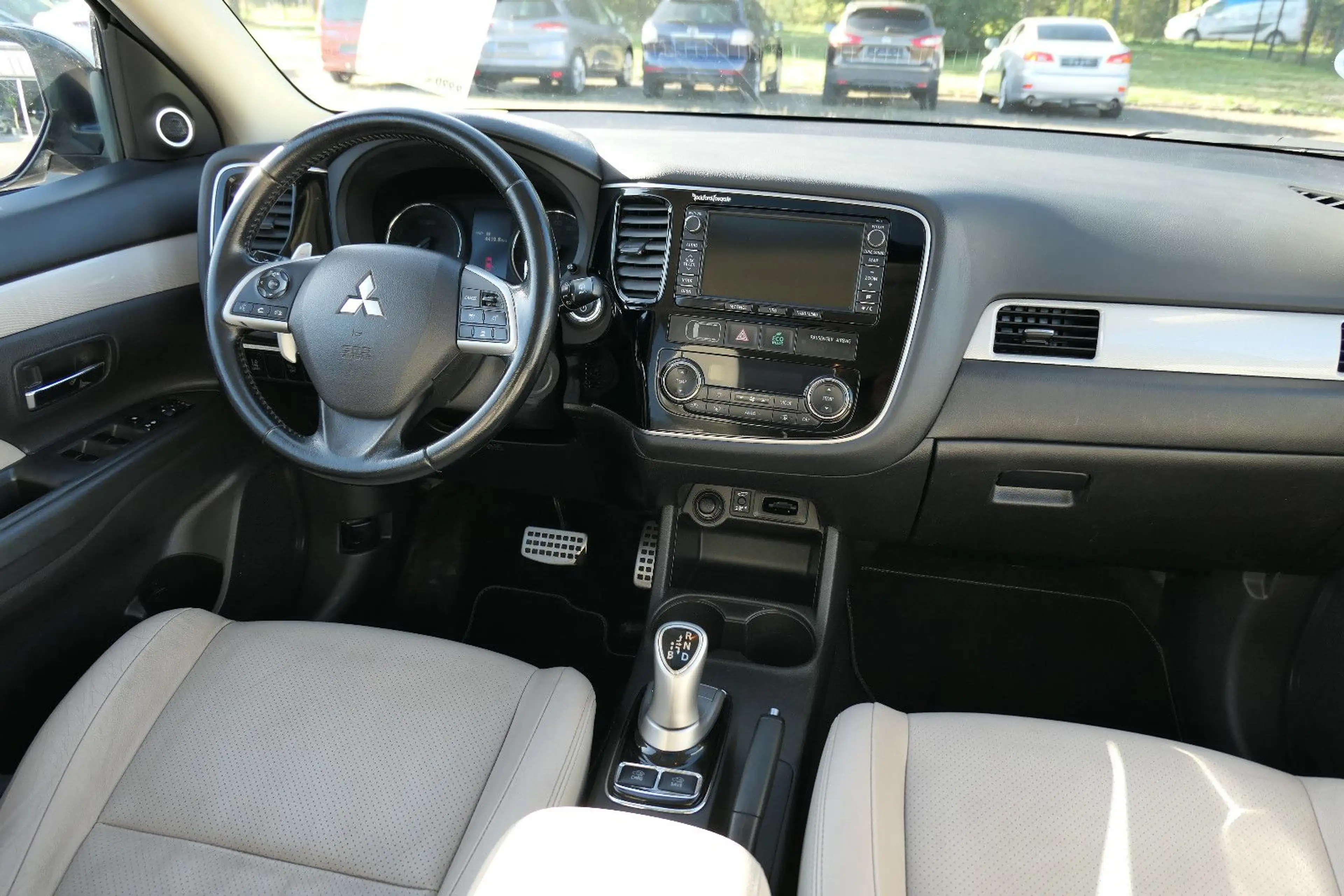 Mitsubishi Outlander PHEV Instyle 4WD/AHK/ACC/R-Cam — photo 15