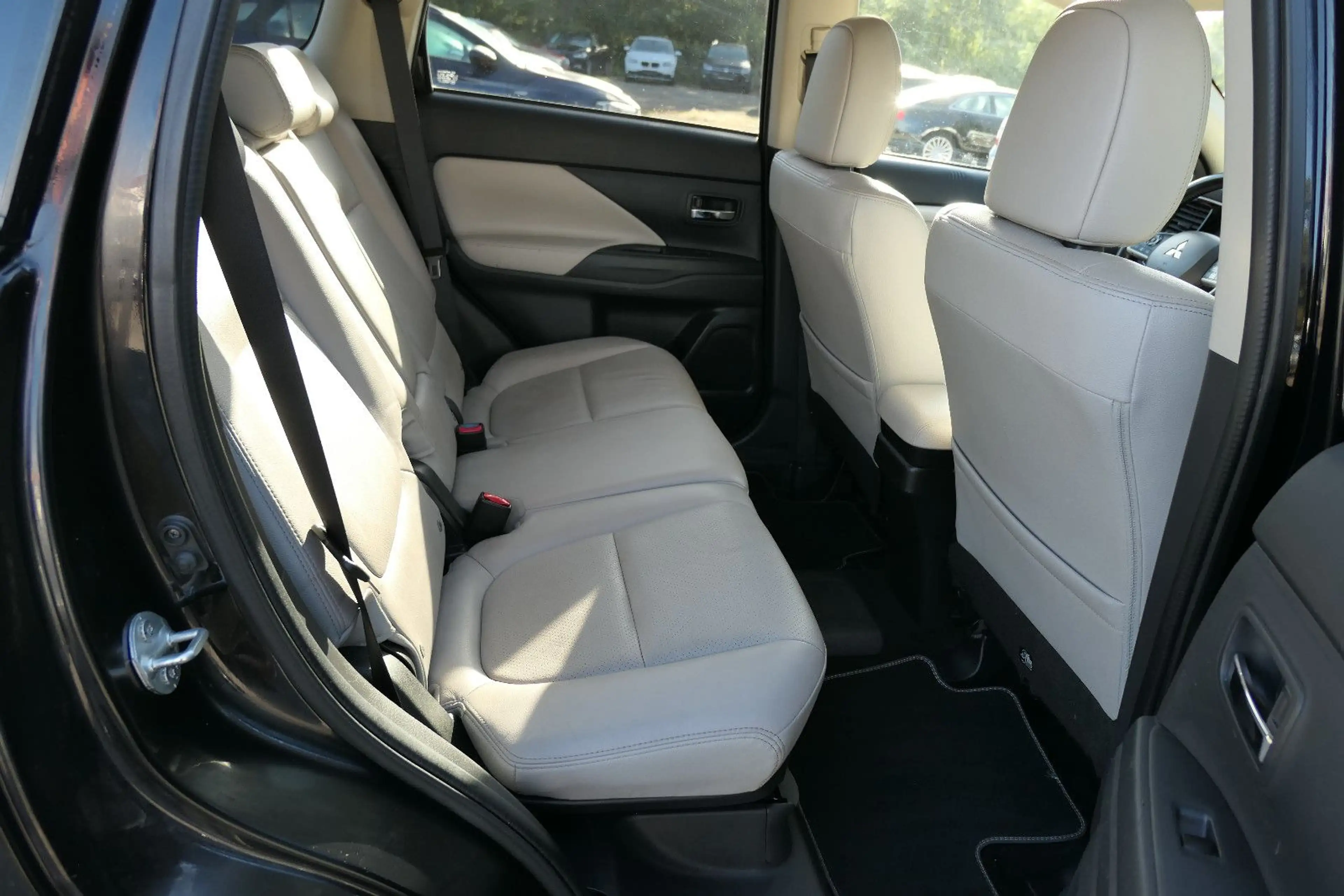 Mitsubishi Outlander PHEV Instyle 4WD/AHK/ACC/R-Cam — photo 14