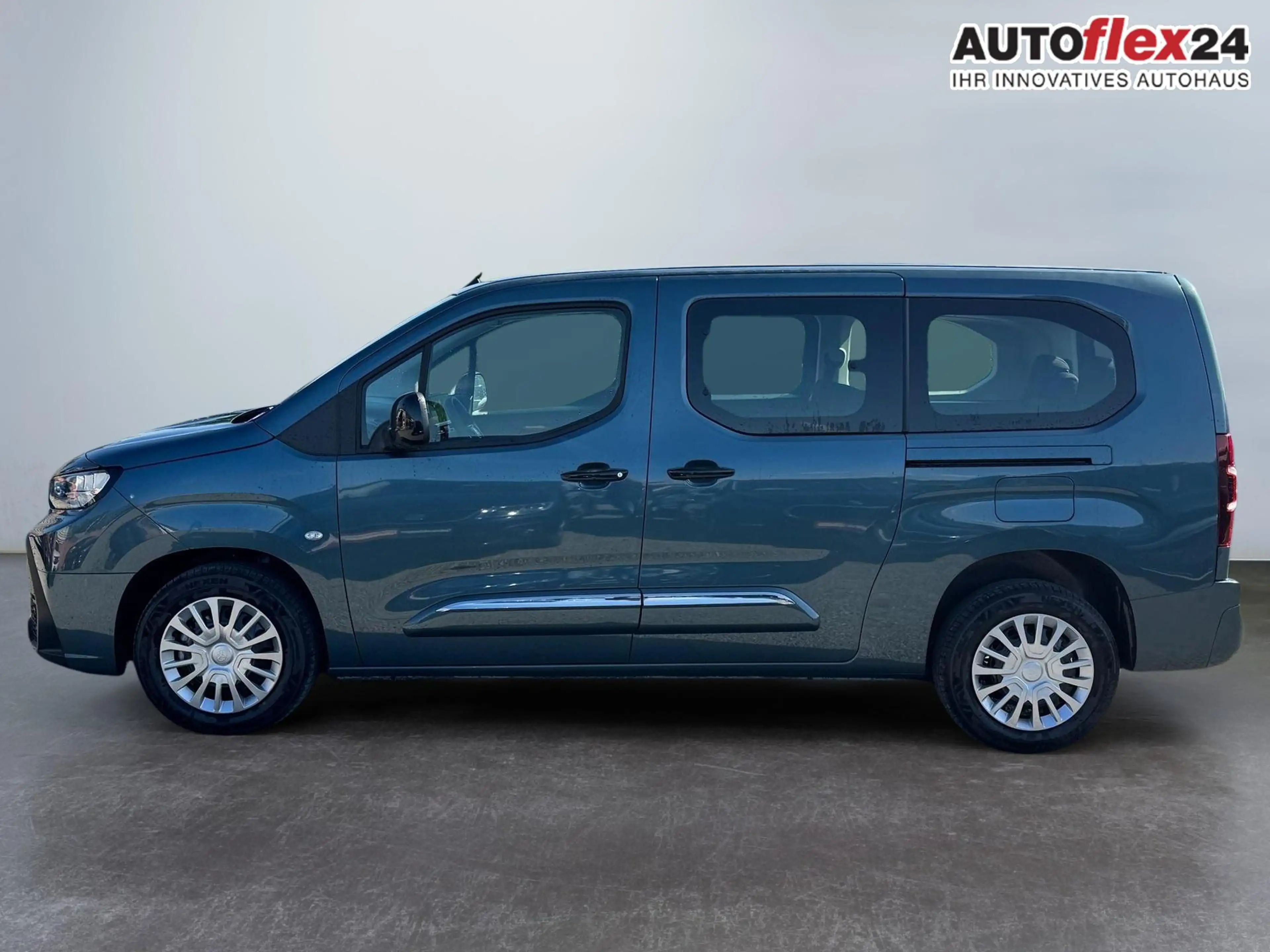 Toyota Proace City Verso 1,2 L2 Business 7 Sitzer Klima Einparkhil... — photo 7