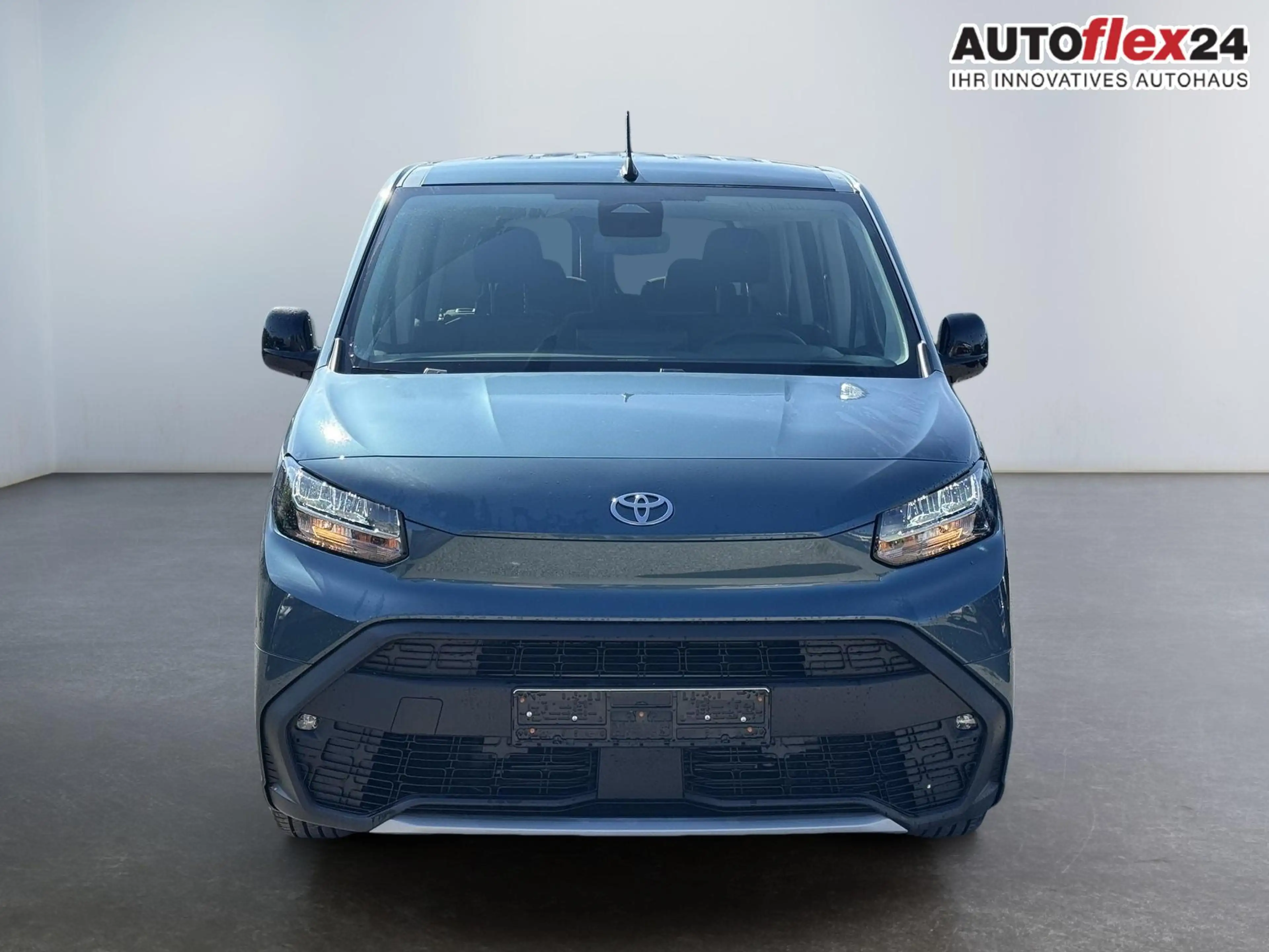 Toyota Proace City Verso 1,2 L2 Business 7 Sitzer Klima Einparkhil... — photo 3