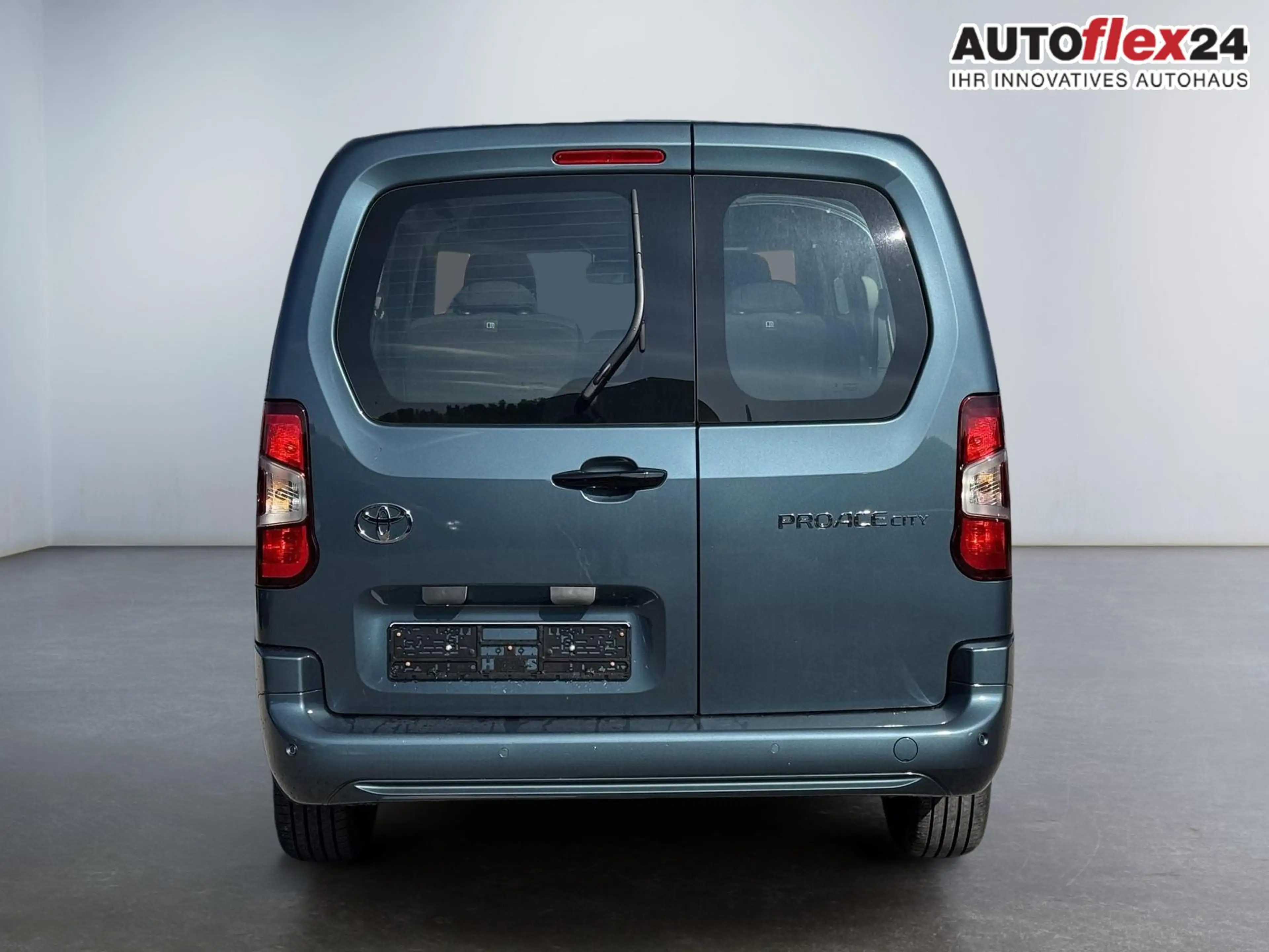 Toyota Proace City Verso 1,2 L2 Business 7 Sitzer Klima Einparkhil... — photo 4