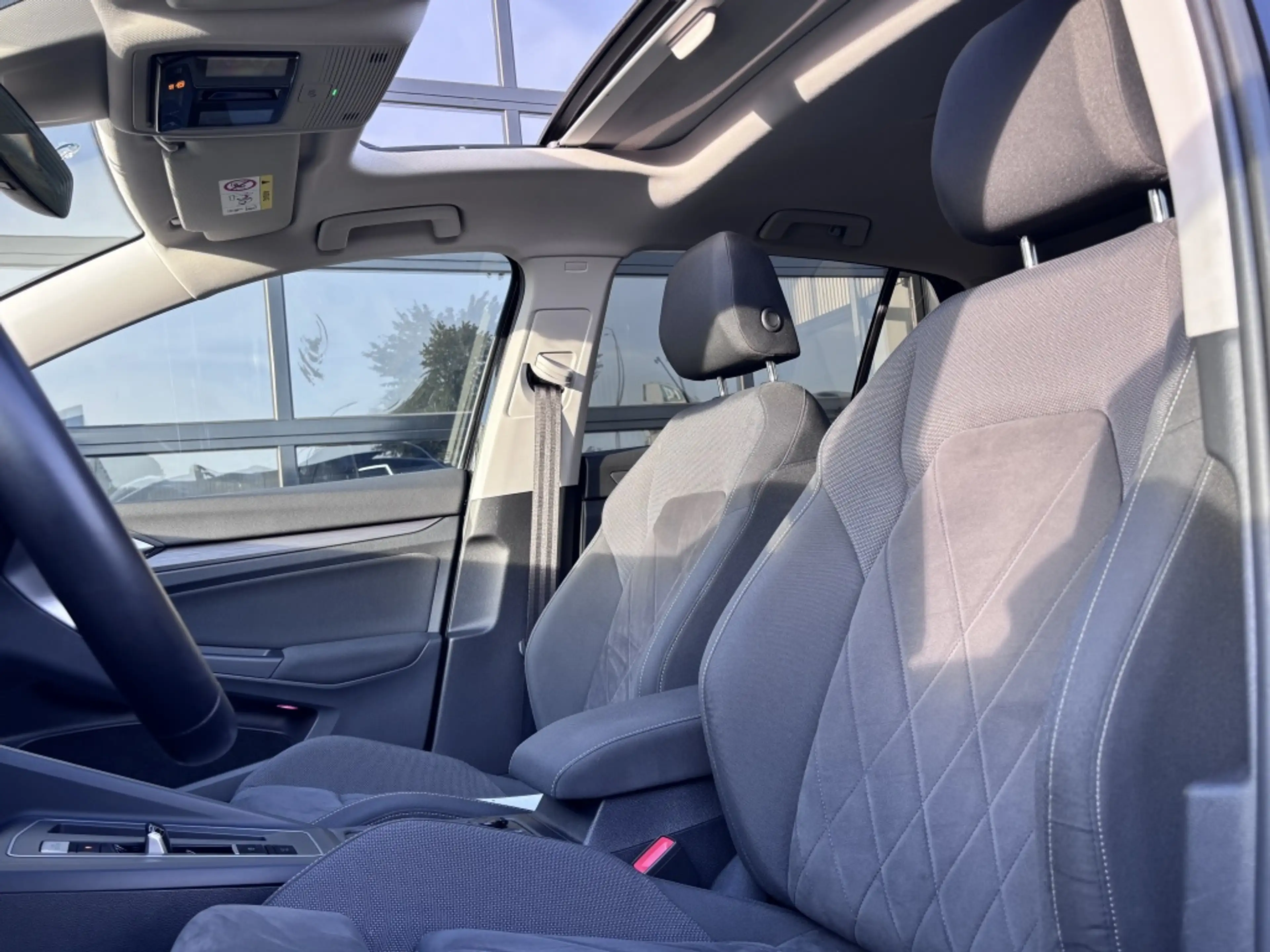 Volkswagen Golf 1.5 eTSI Style DSG | Pano | Matrix LED | ACC — photo 12