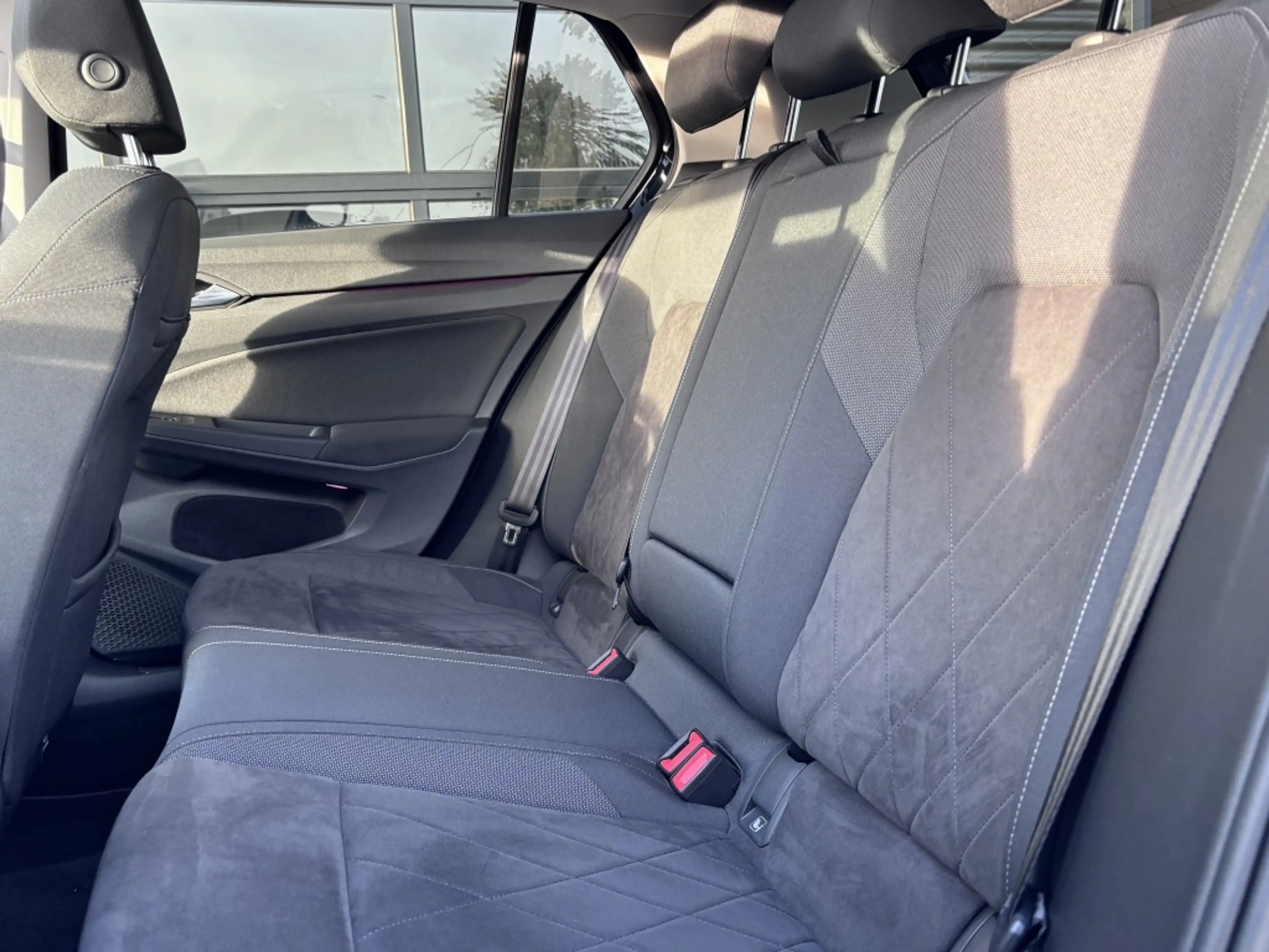 Volkswagen Golf 1.5 eTSI Style DSG | Pano | Matrix LED | ACC — photo 26