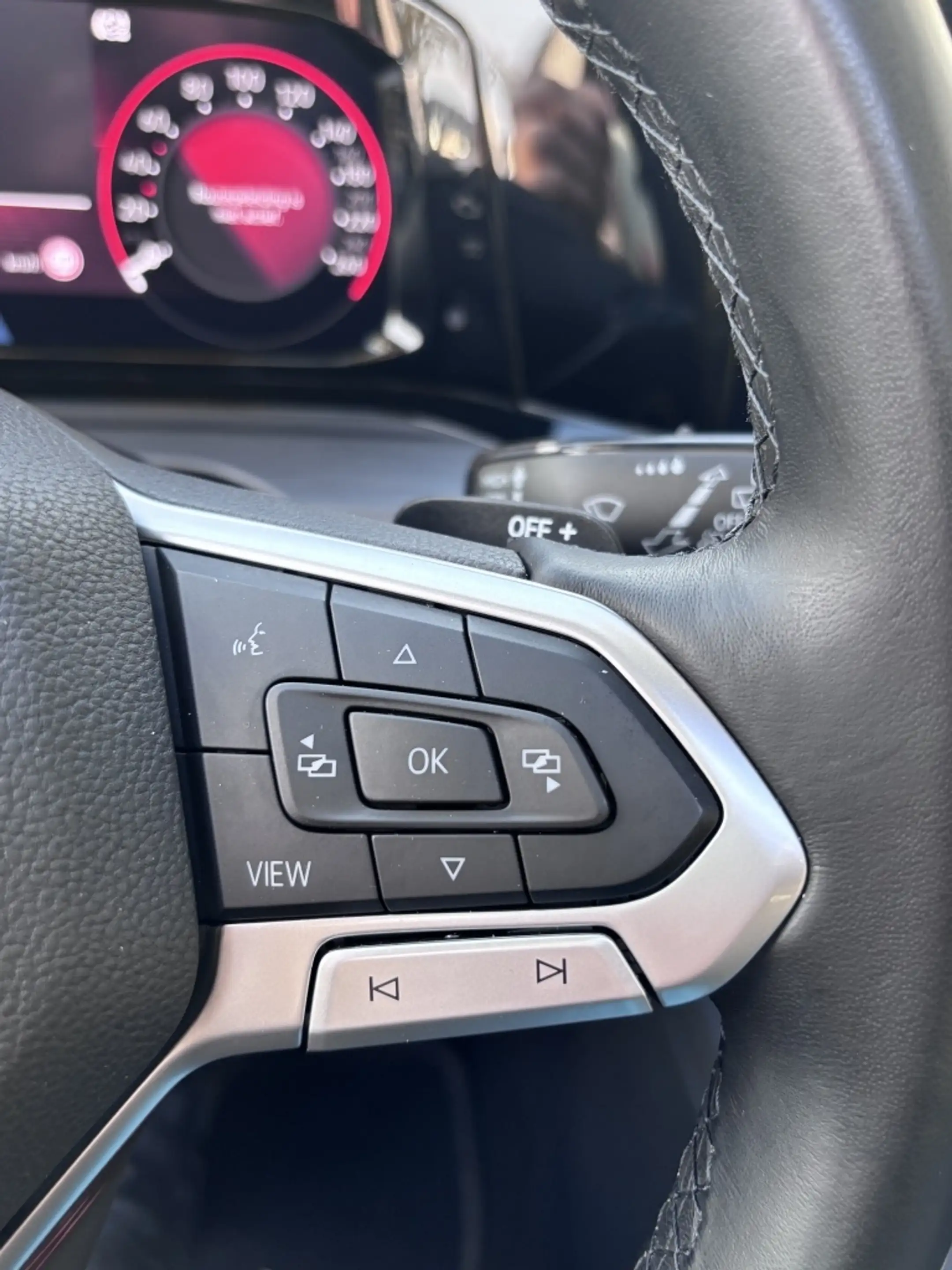 Volkswagen Golf 1.5 eTSI Style DSG | Pano | Matrix LED | ACC — photo 23