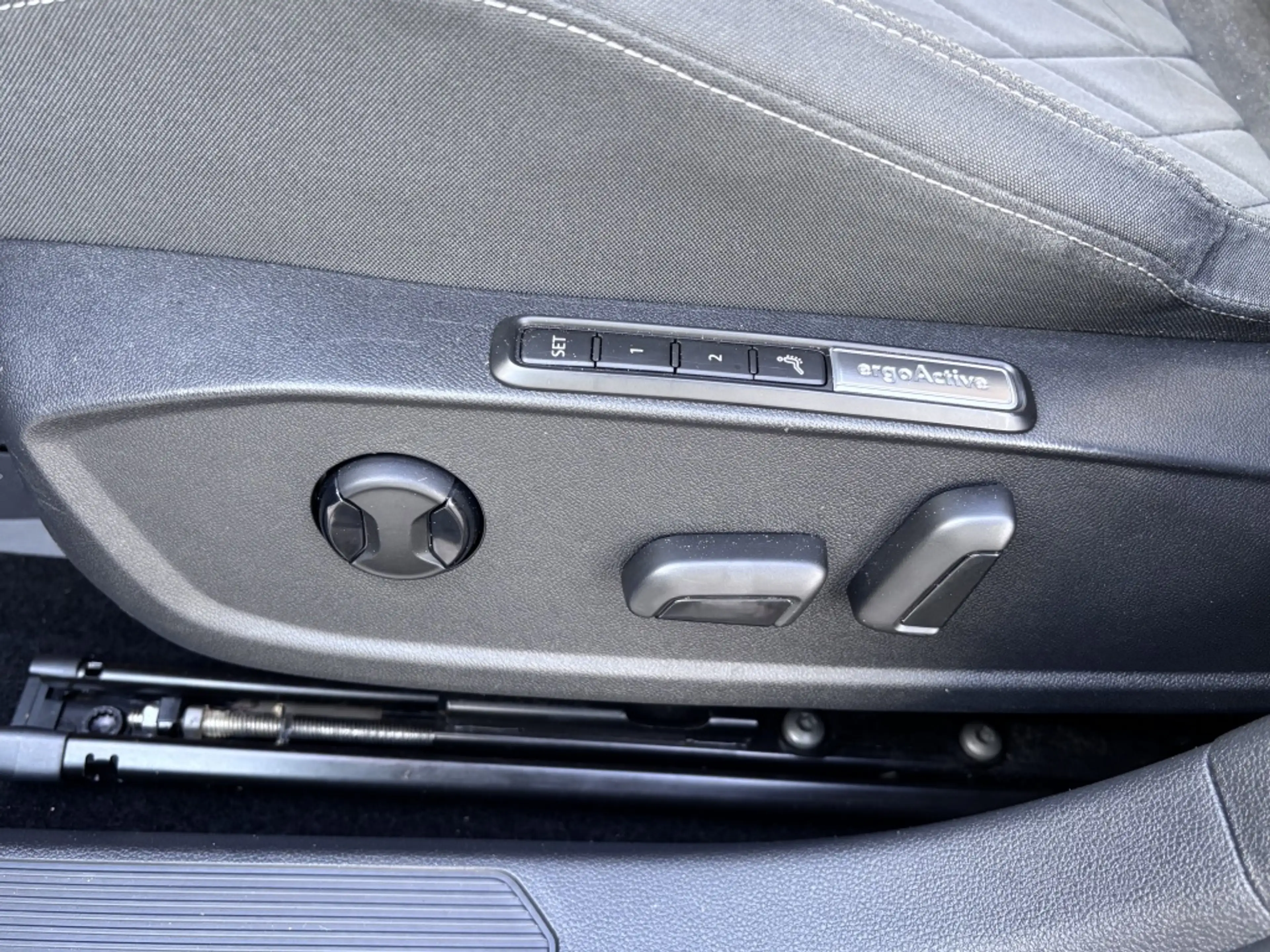 Volkswagen Golf 1.5 eTSI Style DSG | Pano | Matrix LED | ACC — photo 16
