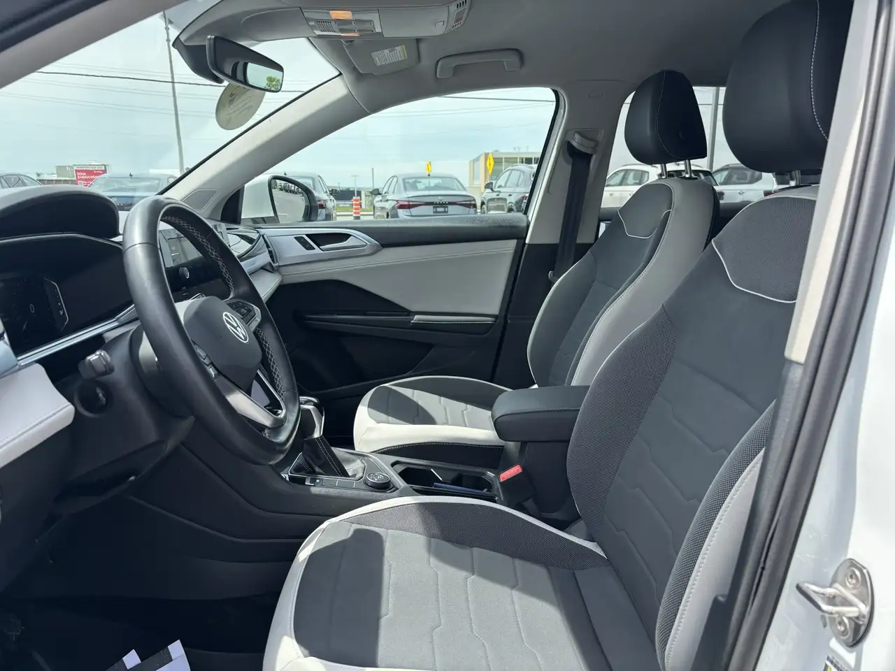 Volkswagen Taos снимка Volkswagen Taos