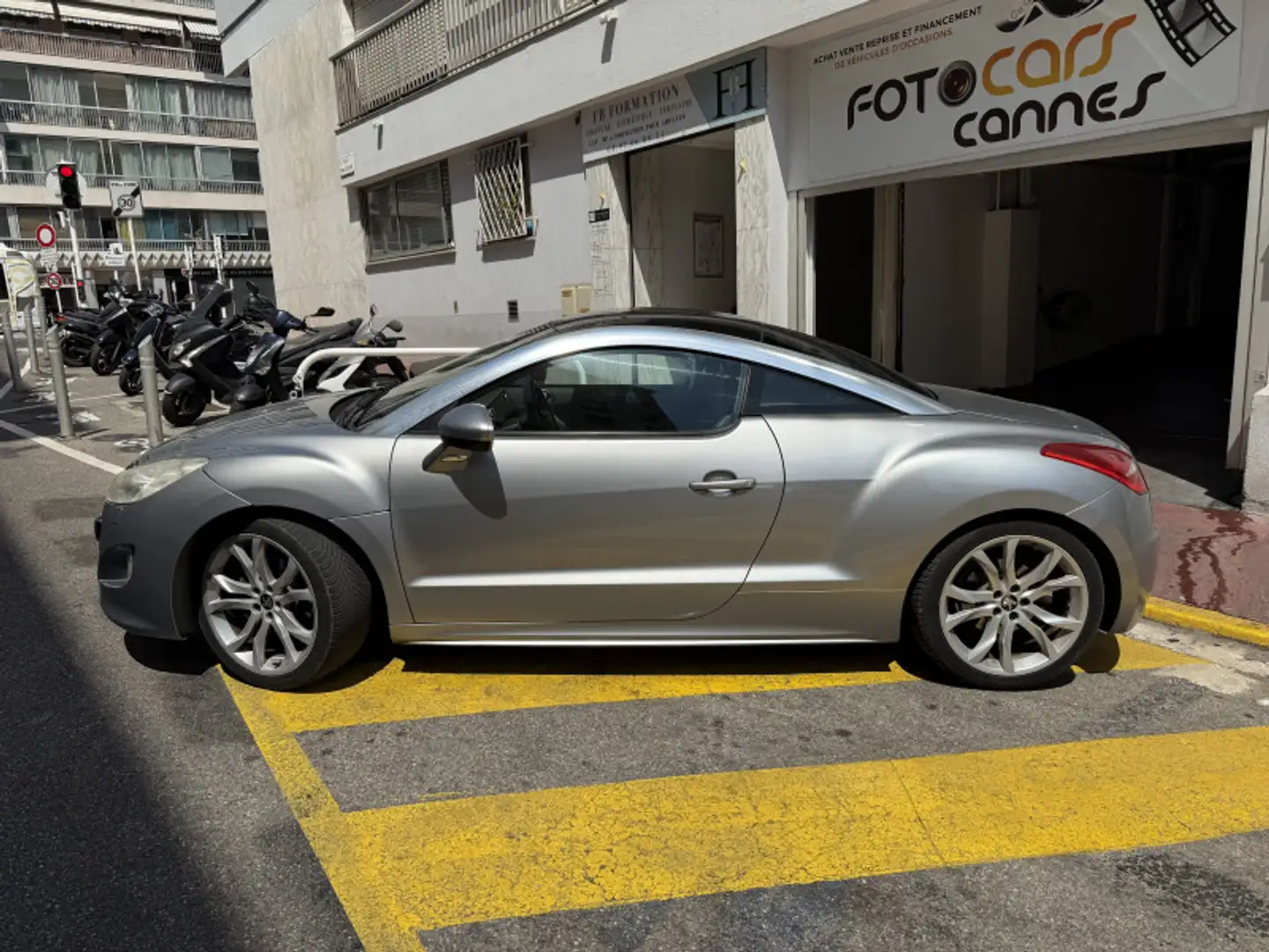 Peugeot RCZ 1.6 THP 16V 156CH Gris - 2