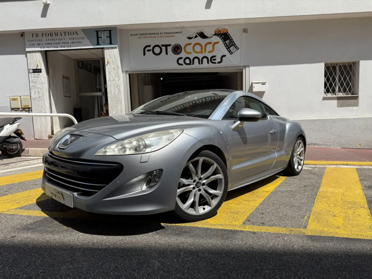 Peugeot RCZ 1.6 THP 16V 156CH Gris - 1