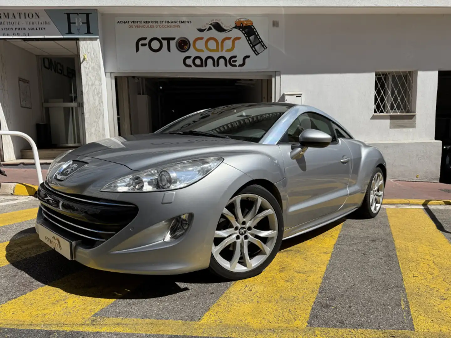 Peugeot RCZ 1.6 THP 16V 156CH Gri - 1