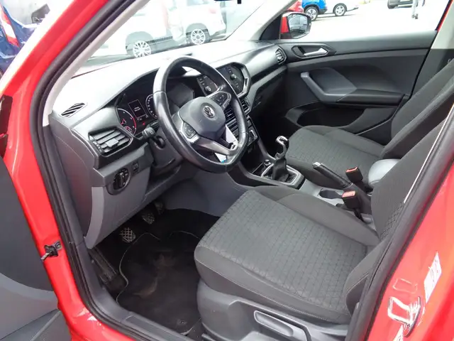 Volkswagen T-Cross view 7