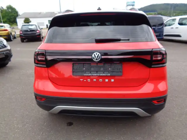 Volkswagen T-Cross view 5
