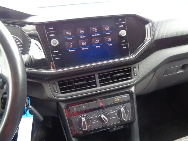 Volkswagen T-Cross view 14