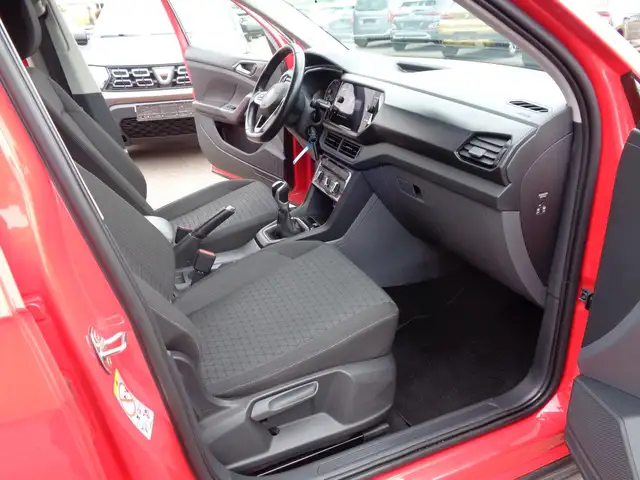 Volkswagen T-Cross view 12
