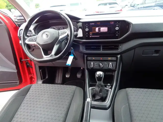 Volkswagen T-Cross view 11
