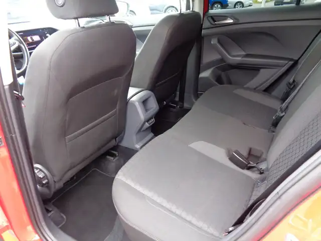 Volkswagen T-Cross view 8