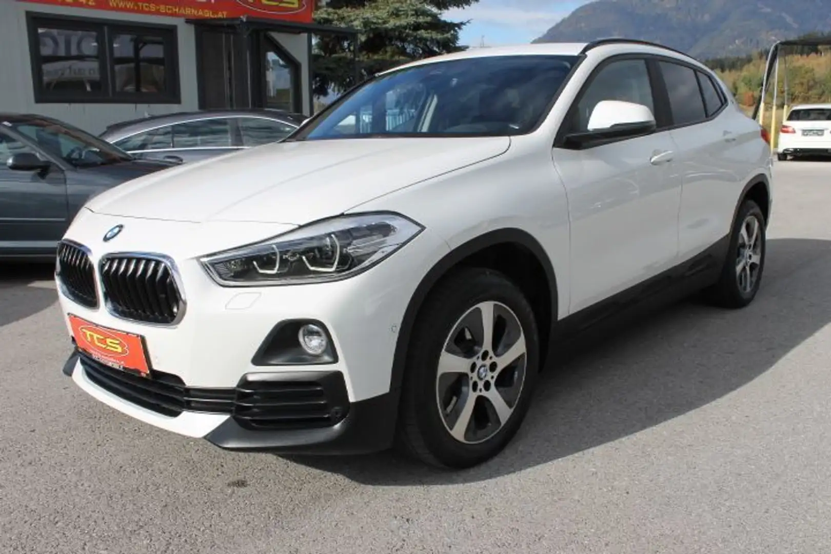 BMW X2 xDrive20d Advantage Aut. Weiß - 1