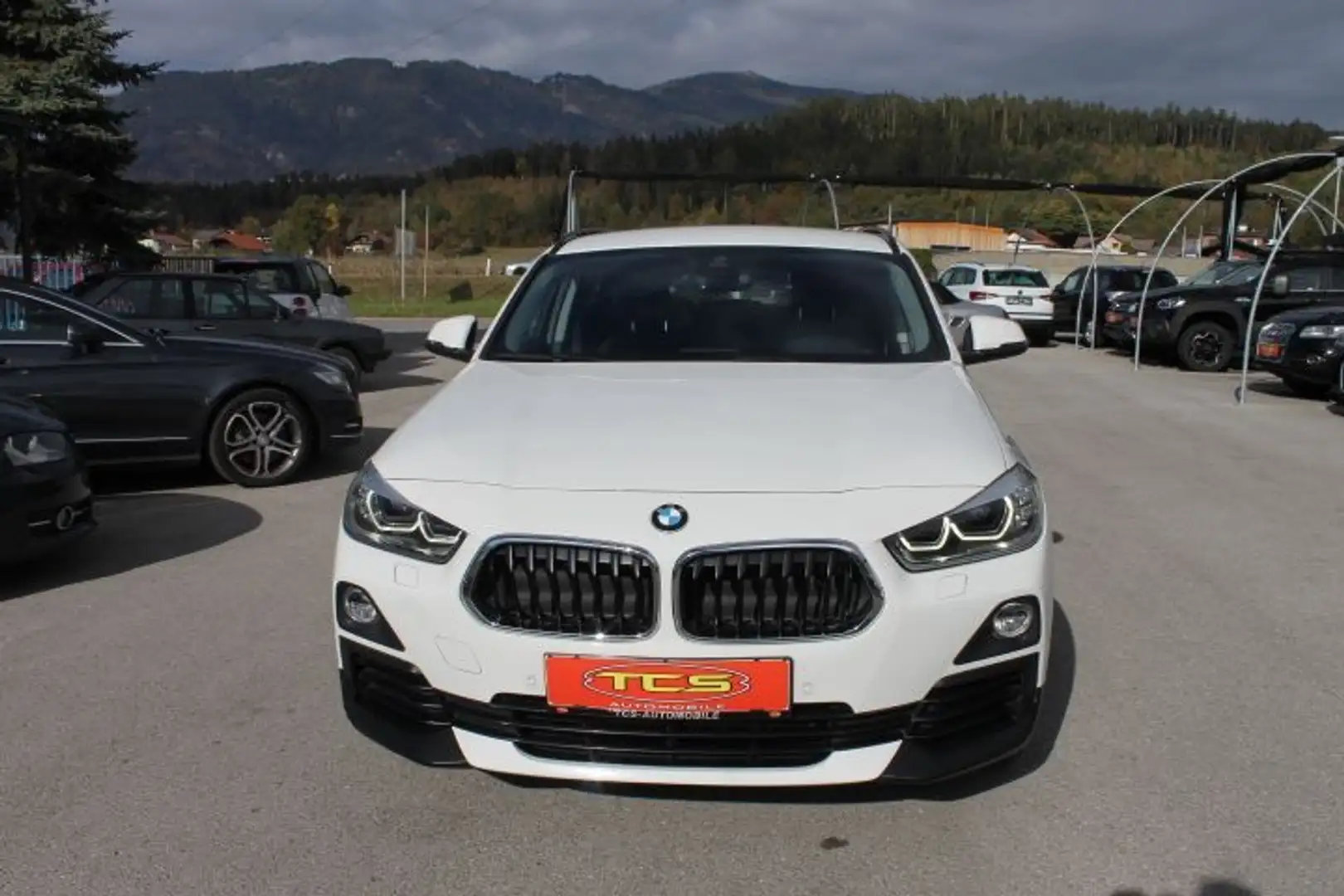BMW X2 xDrive20d Advantage Aut. Weiß - 2