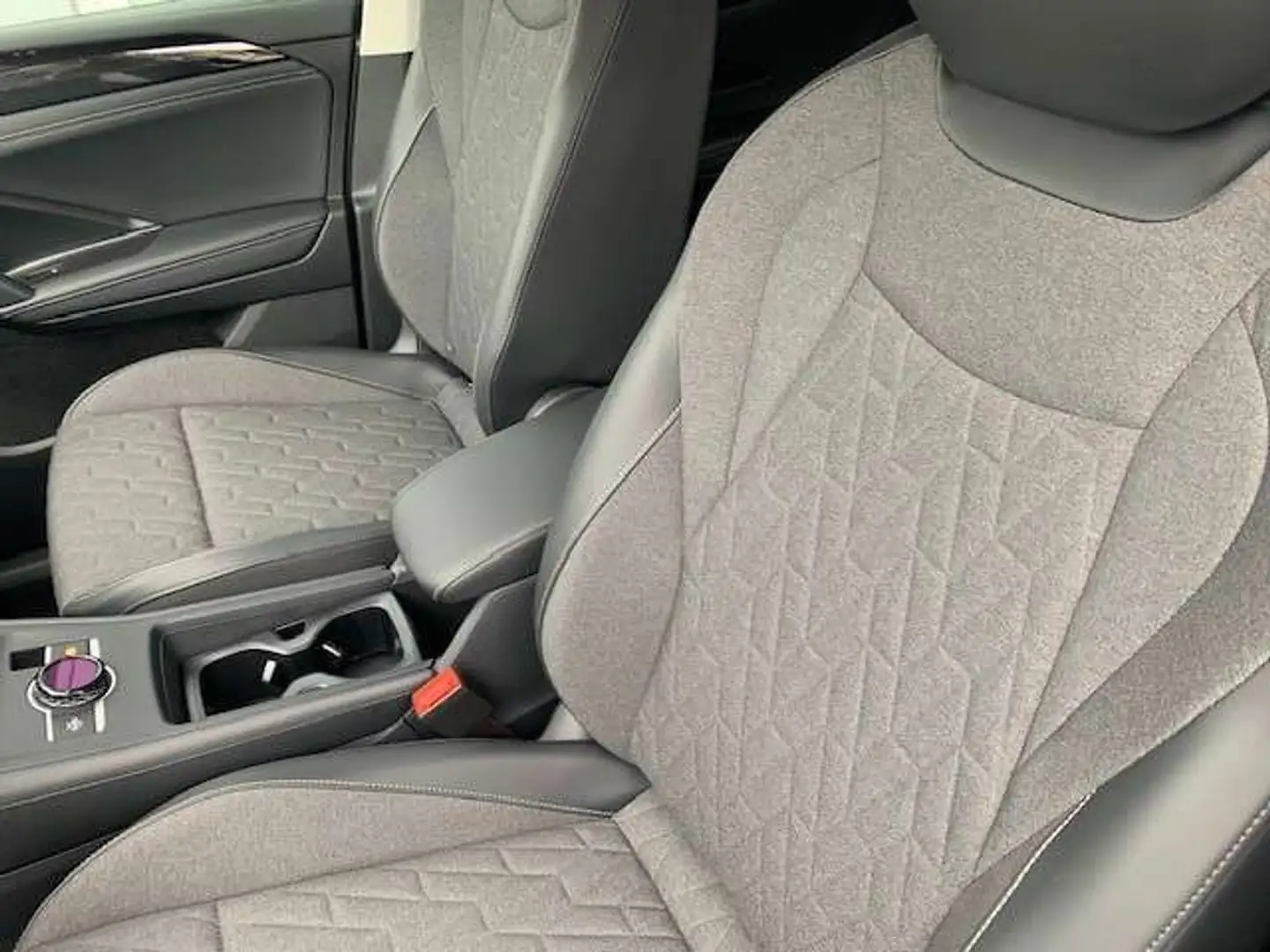 Volkswagen Tiguan LIFE 2.0TDI 150CV DSG7 Gris - 2