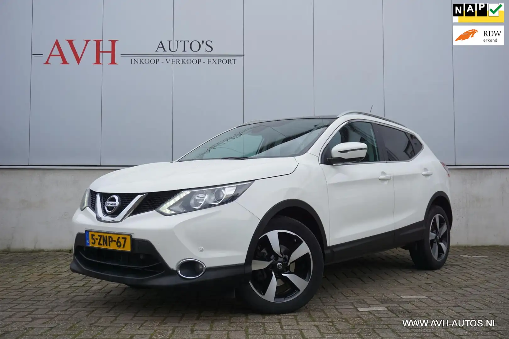 Nissan Qashqai 1.2 Connect Edition Wit - 1