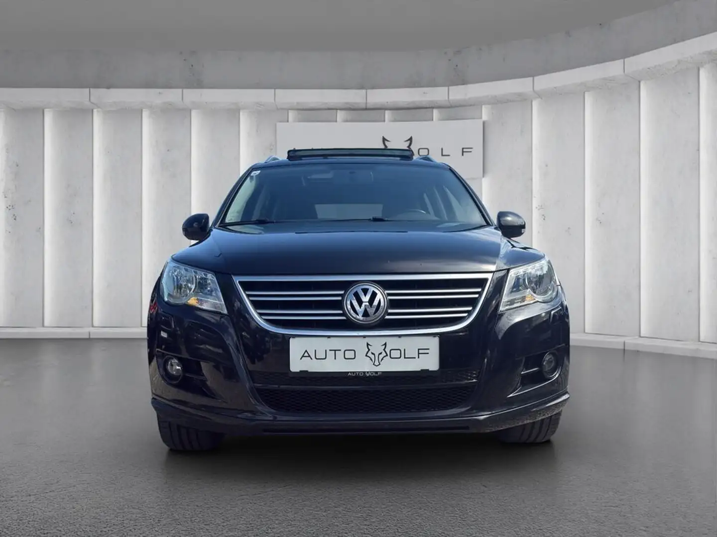 Volkswagen Tiguan 2.0 TDI*4MOTION*NAVI*PANO*SHZ*AUT*TEMPOMAT Schwarz - 2