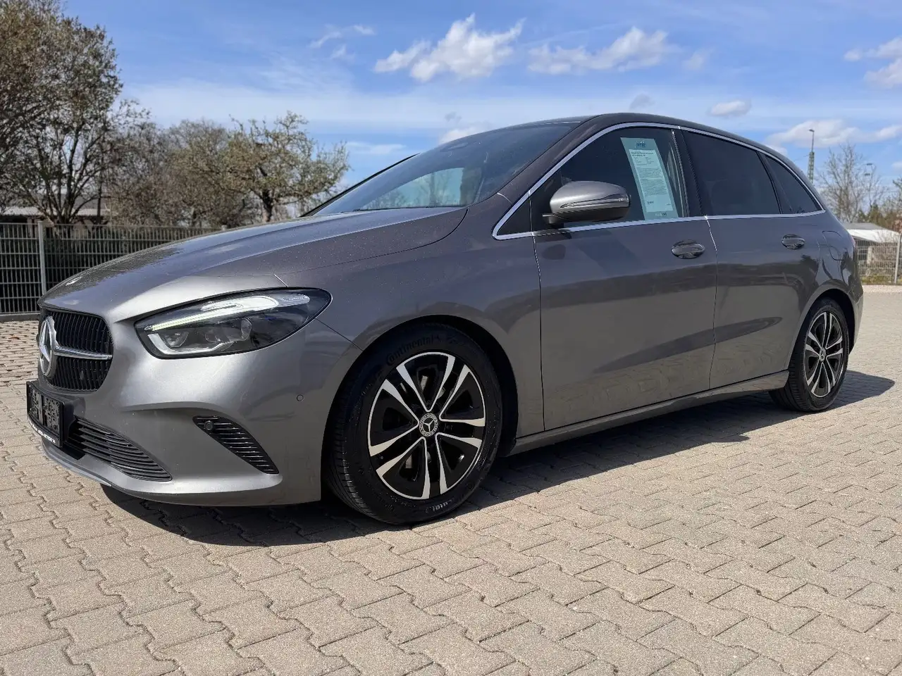 Mercedes-Benz B 200