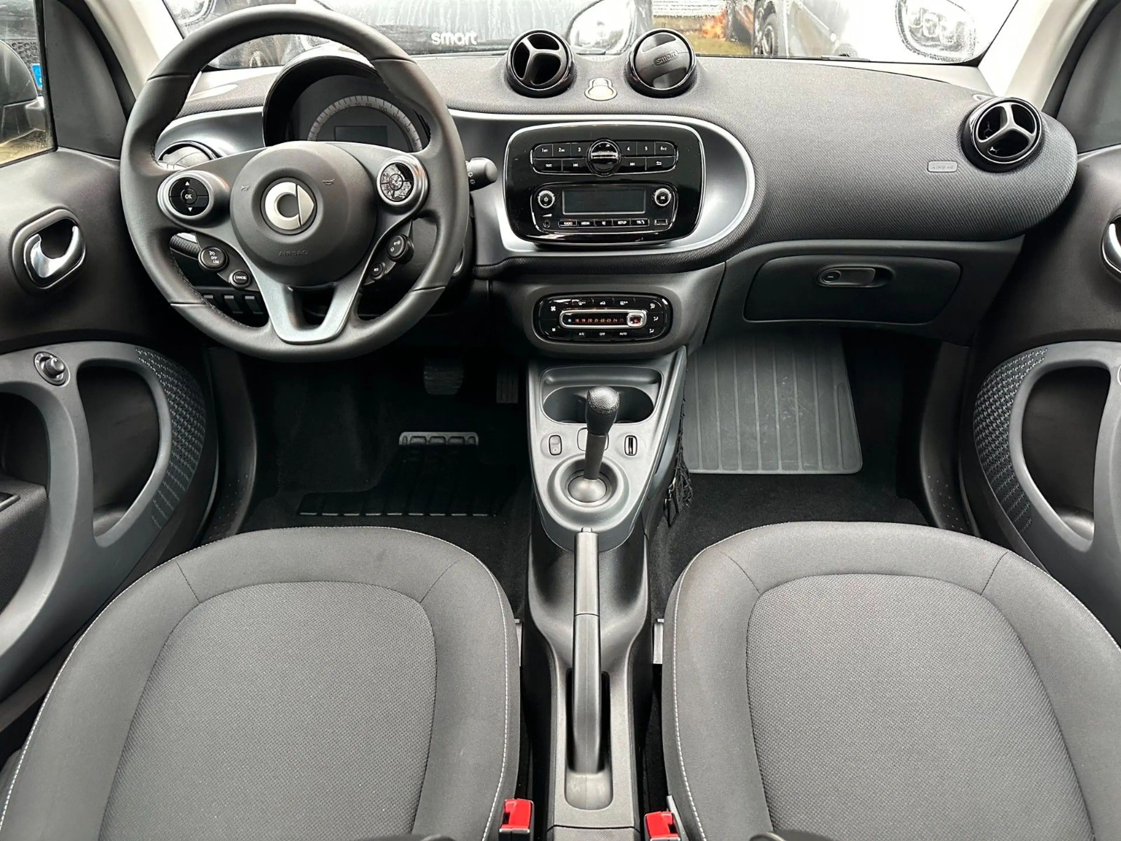 smart forTwo fortwo TWIN passion*KLIMA*PANO*AUDIO*SHZ*PTS — photo 3