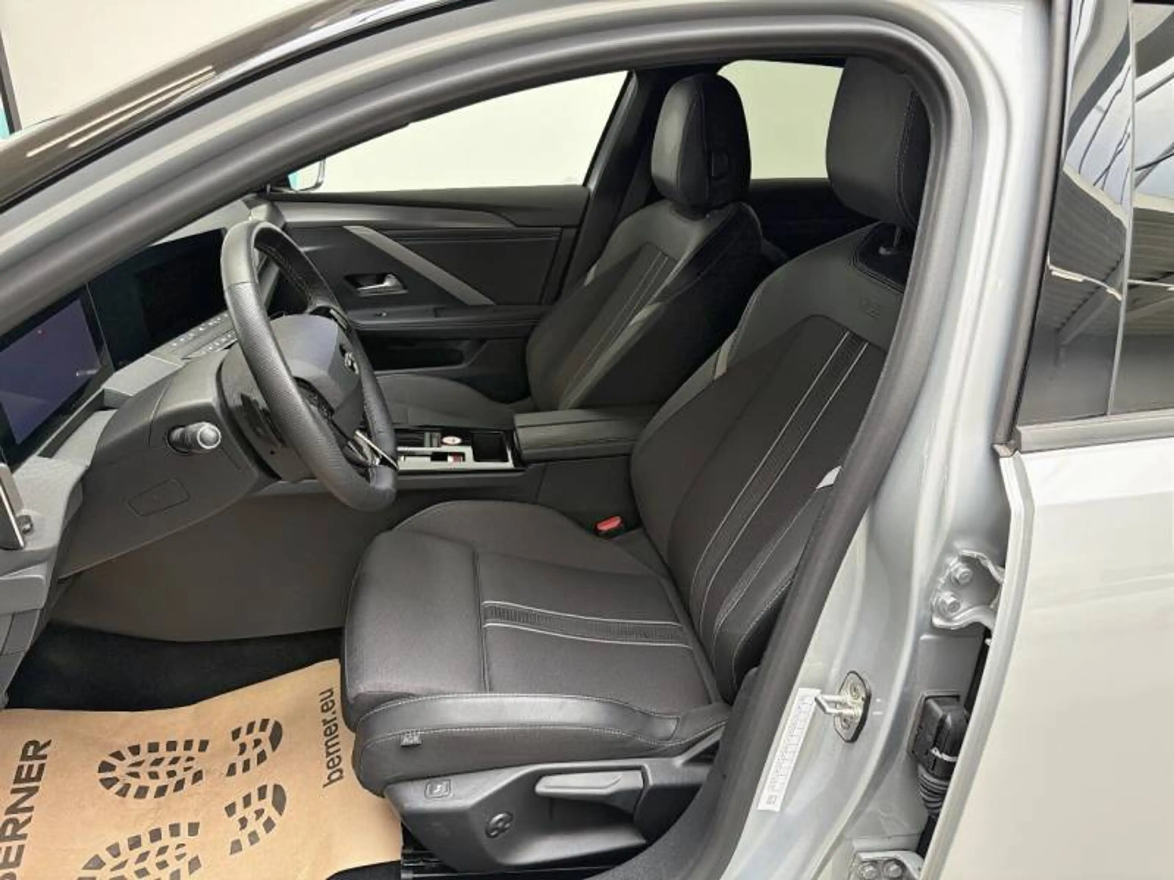 Opel Astra 6 1.2 Turbo MHEV 107kW DCT GS — photo 9