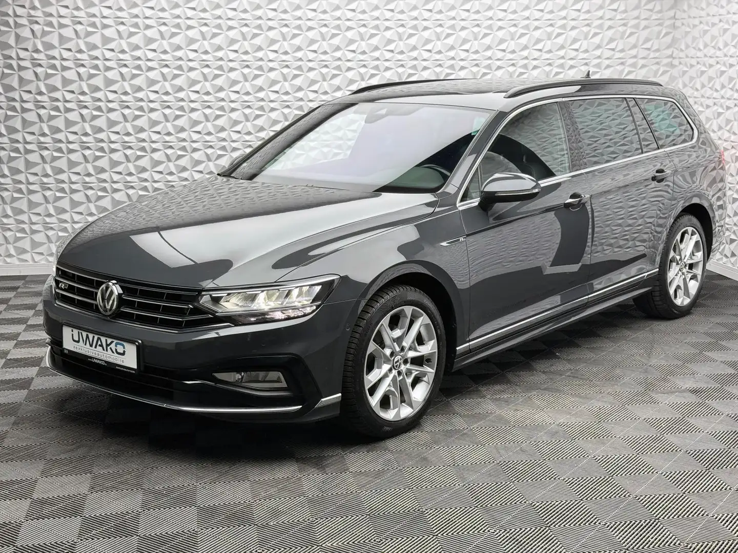 Volkswagen Passat Variant PASSAT 2.0 TDI R-LINE/4MOTION/AHK/PANO/360°/ACC Grau - 2