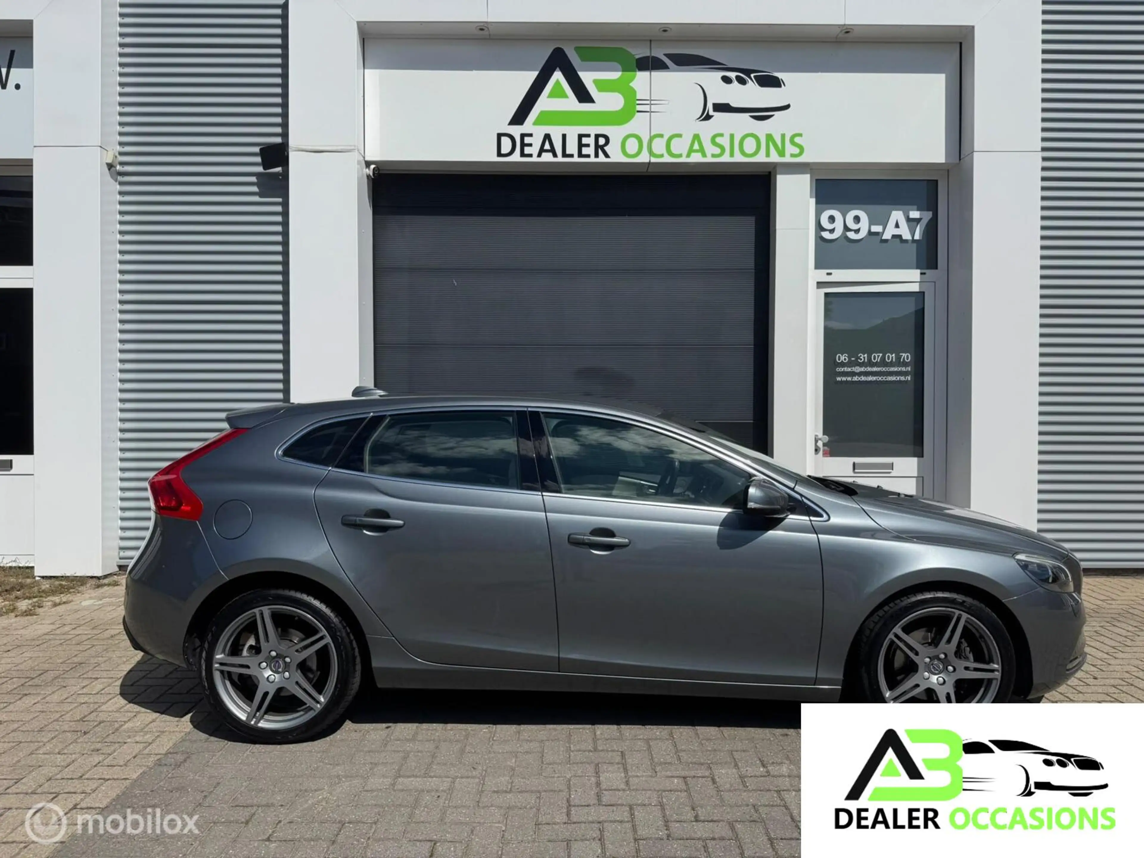 Volvo V40 1.6 T3 Summum Climate/Leder Int/Led/Navi — photo 2
