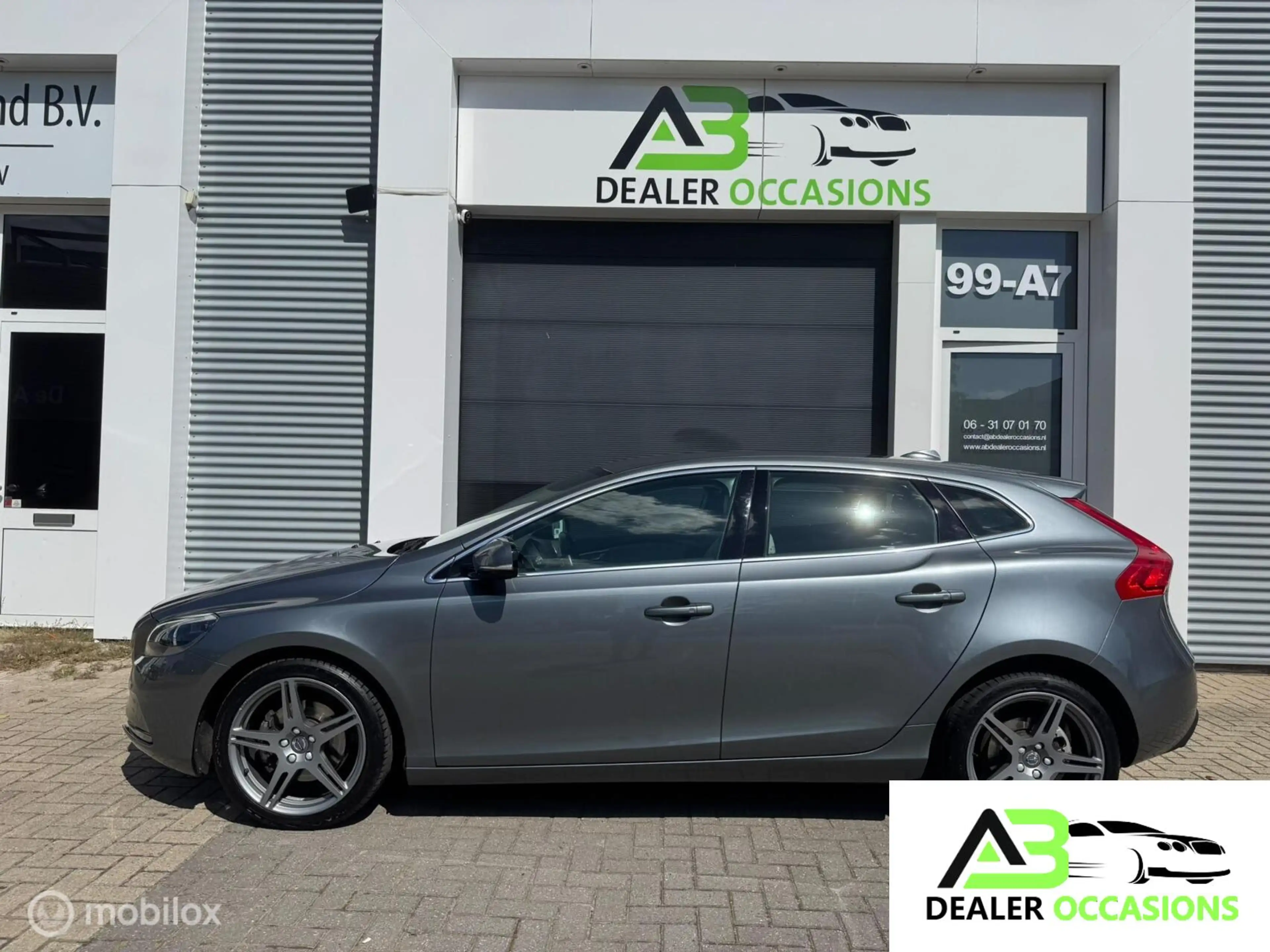 Volvo V40 1.6 T3 Summum Climate/Leder Int/Led/Navi — photo 3