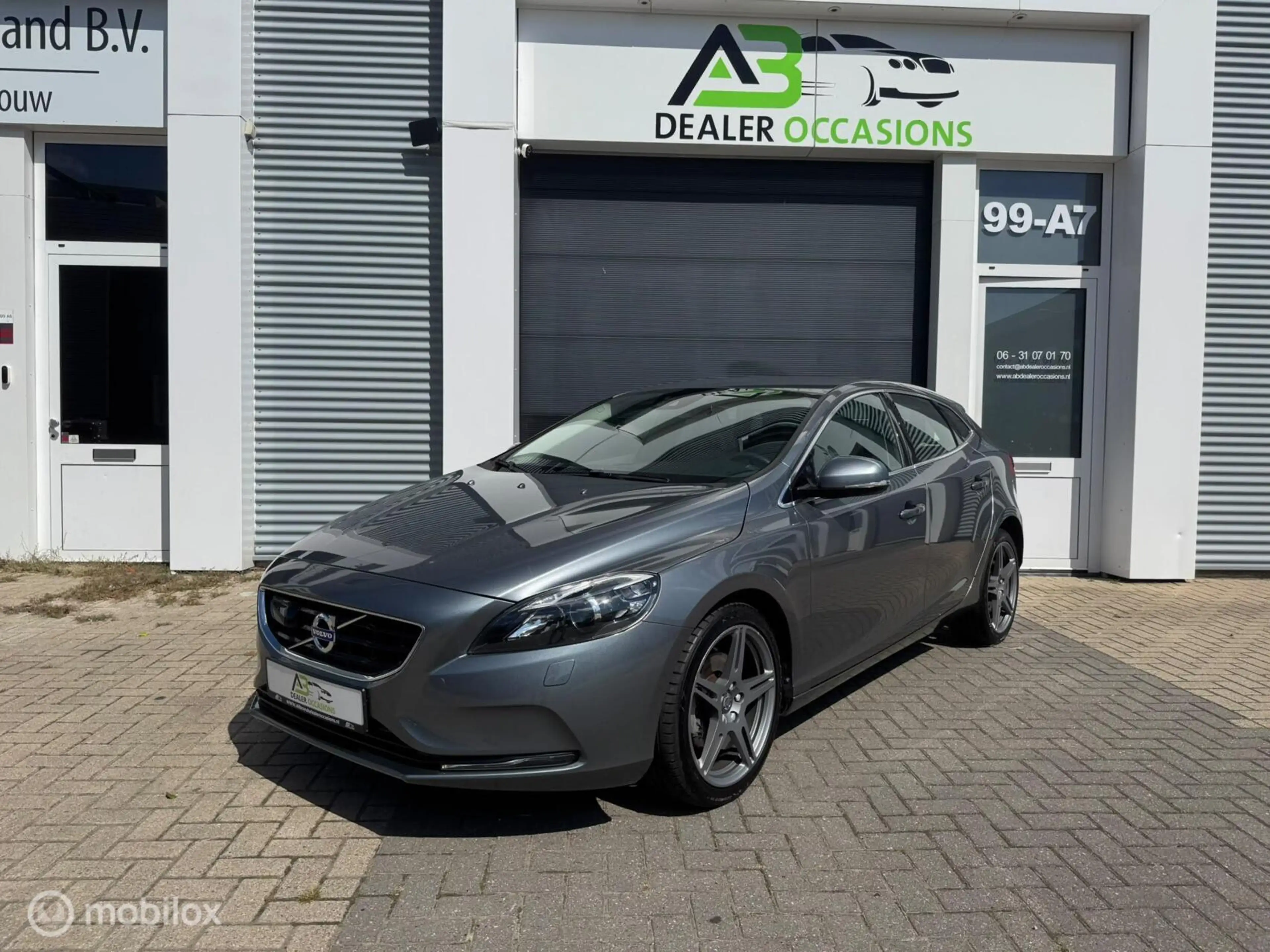 Volvo V40 1.6 T3 Summum Climate/Leder Int/Led/Navi — photo 4