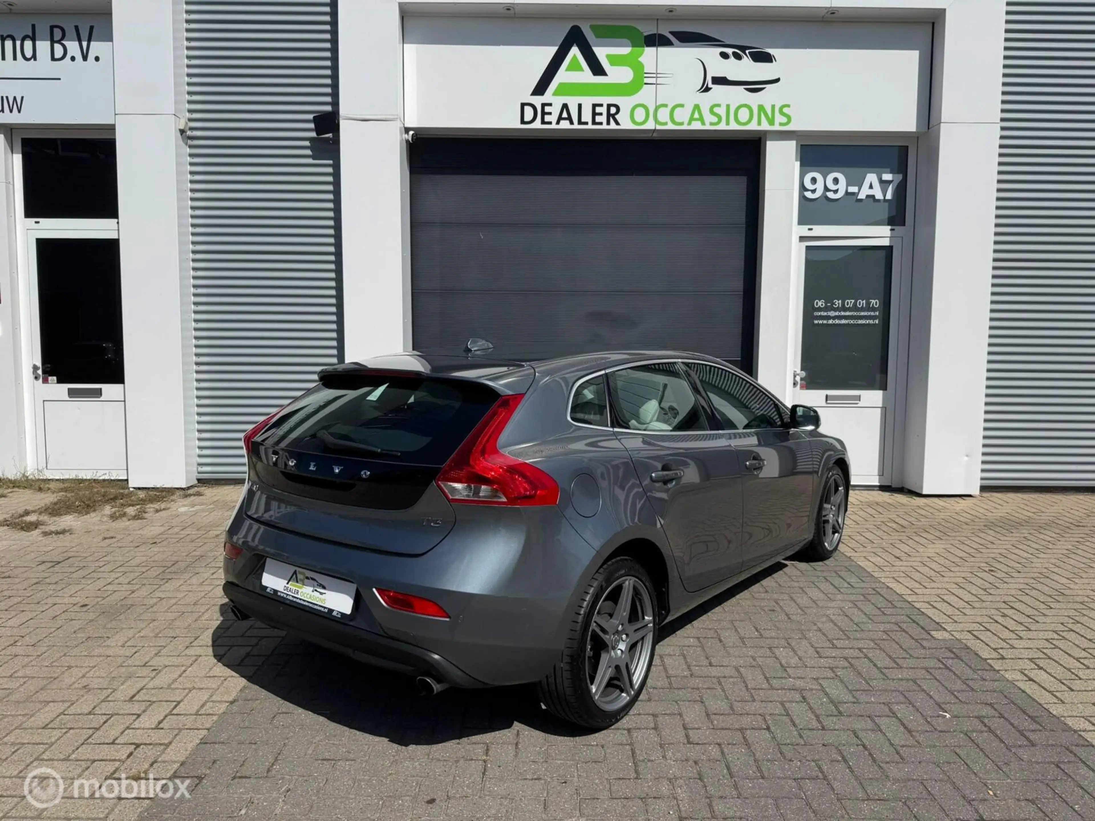 Volvo V40 1.6 T3 Summum Climate/Leder Int/Led/Navi — photo 9