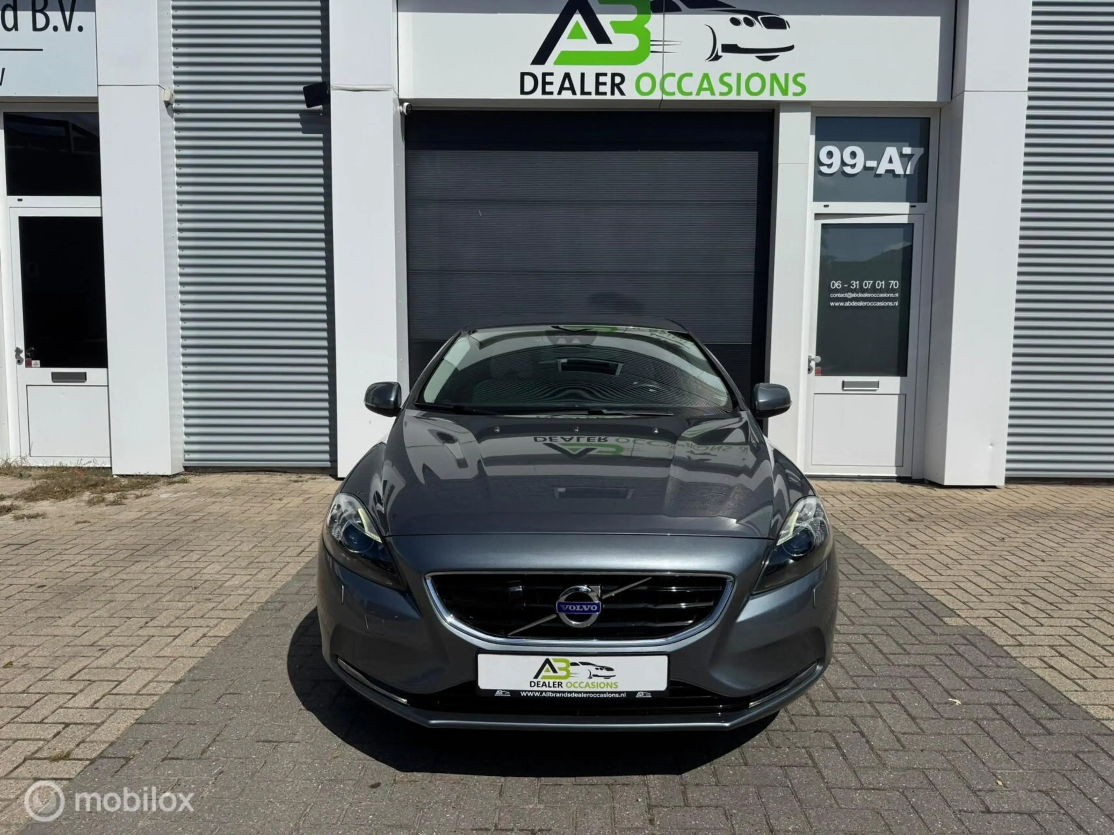 Volvo V40 1.6 T3 Summum Climate/Leder Int/Led/Navi — photo 5